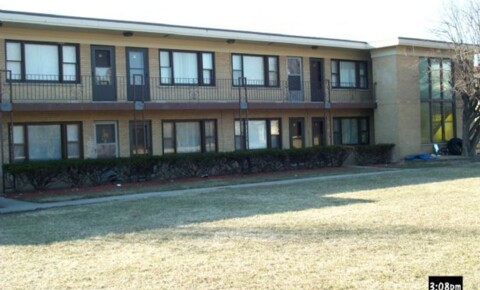 Apartments Near MWU 41 King Arthur Ct for Midwestern University Students in Downers Grove, IL