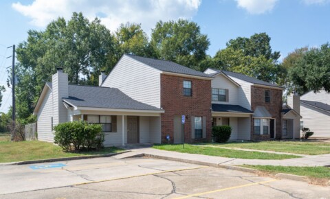 Apartments Near Career Technical College-Monroe Seasons & Woodale Apartments for Career Technical College-Monroe Students in Monroe, LA
