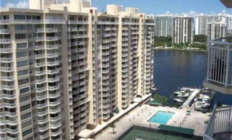 Apartments Near St. Thomas 18071 BISCAYNE BLVD for St. Thomas University Students in Miami Gardens, FL