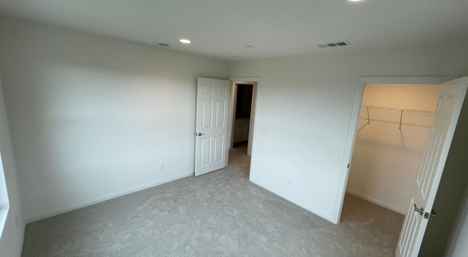 3 Bed 3 Bath Townhouse in San Marcos - Brand New