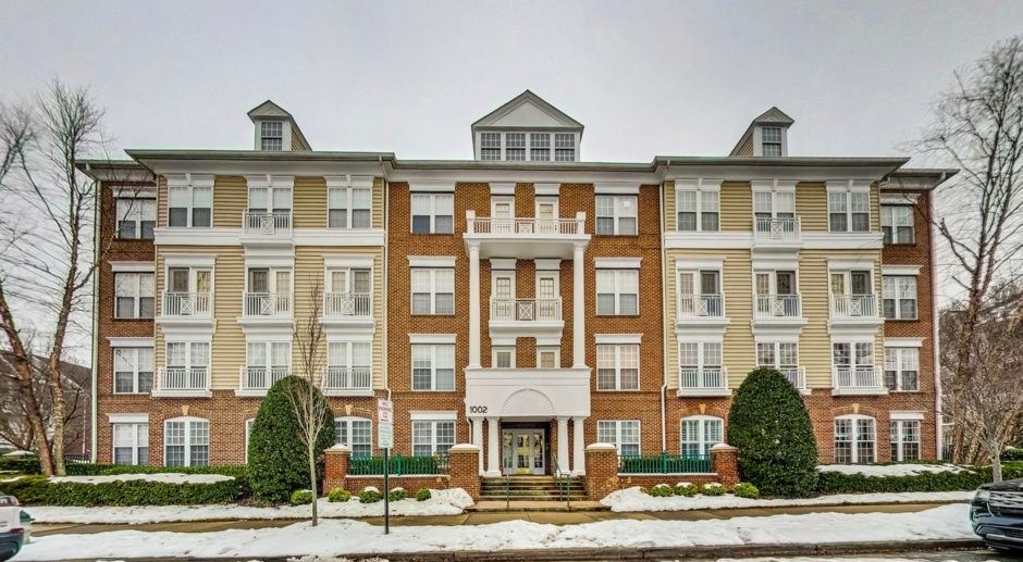 Beautiful two bedroom, two bathroom unit located in a secured, elevator building in King Farm! 