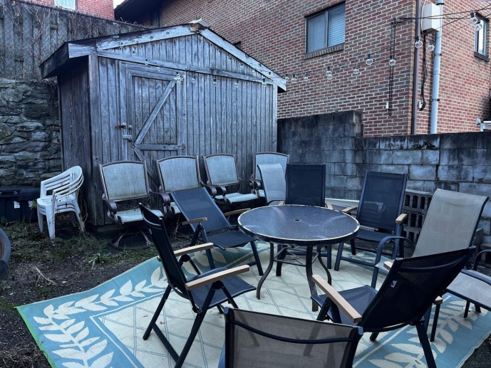 Updated 5BD/2.5BTH House- Outdoor Space - ONE MONTHS RENT FREE