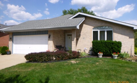 Houses Near North Central 3 Bedroom / 2.5 Bath Single Family Home in Lemont for North Central College Students in Naperville, IL