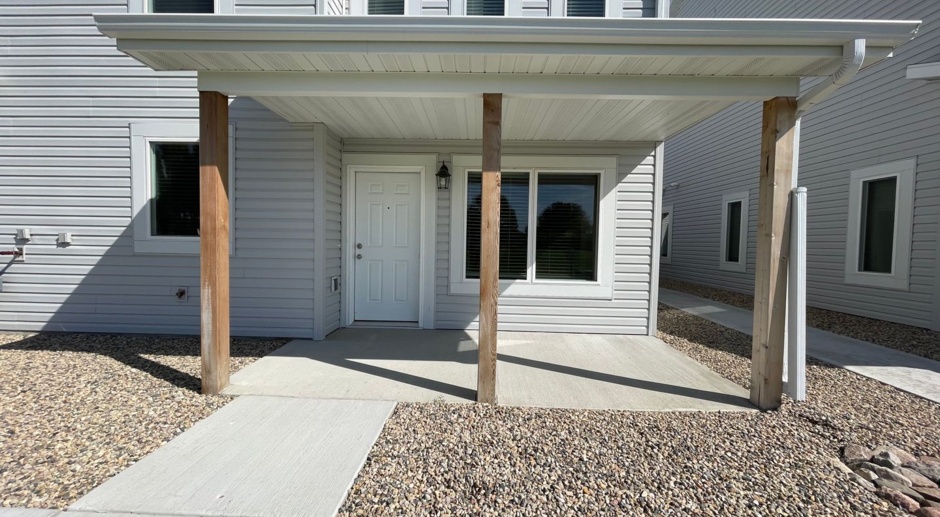 Brand New! Beautiful 3 Bedroom Townhome in South Bismarck!