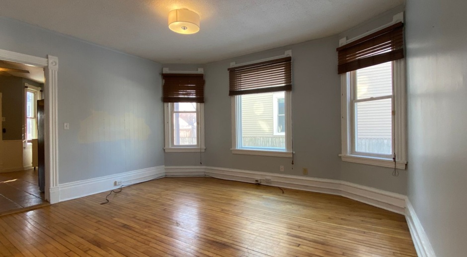 WE HAVE A CUTE & CLASSY RENTAL ON 16TH!