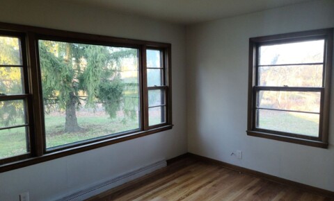 Houses Near Middleton Renovated 2-bedroom, 1 bath Waunakee home! for Middleton Students in Middleton, WI