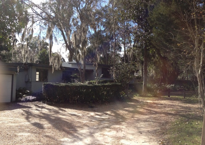 Houses Near Big 3BR close to UF Law