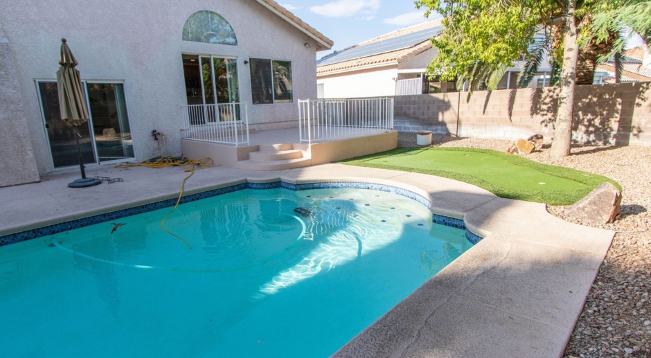 AMAZING 5-BEDROOM HOME WITH POOL AND SPA IN HENDERSON! NO HOA! 