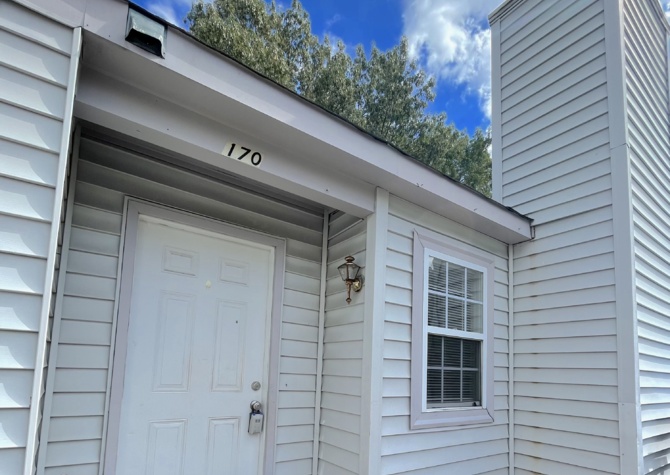 Houses Near UPDATED 2BED/1BATH TOWNHOME IN TOWN CENTER VIRGINIA BEACH!!!!!