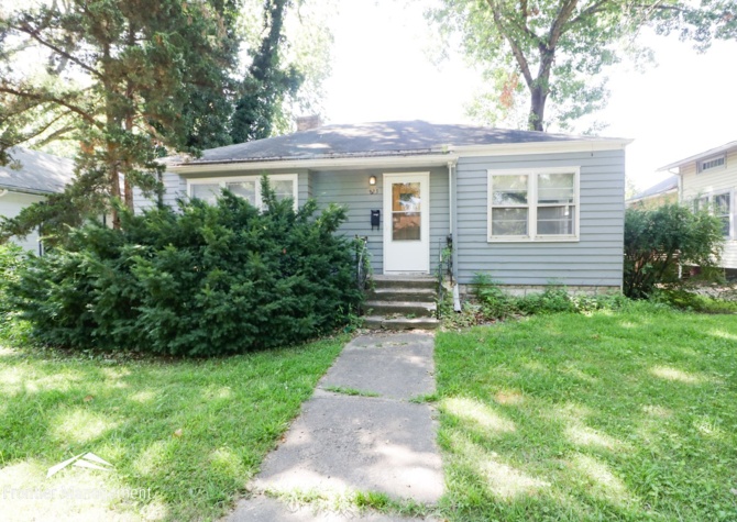 Houses Near Awesome 3 bedroom 1 bathroom home located close to Aggieville and Campus!