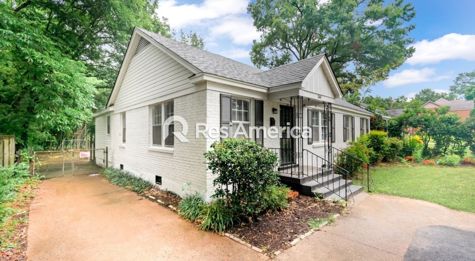 Beautifully Renovated 3/1.5 in a GREAT location!