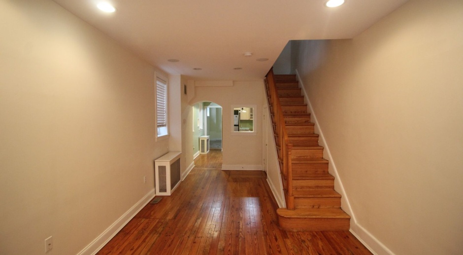 Exceptional Upper Fells 2bd/2ba End Rowhome w/ CAC & Rooftop Deck!--Available 4/14!