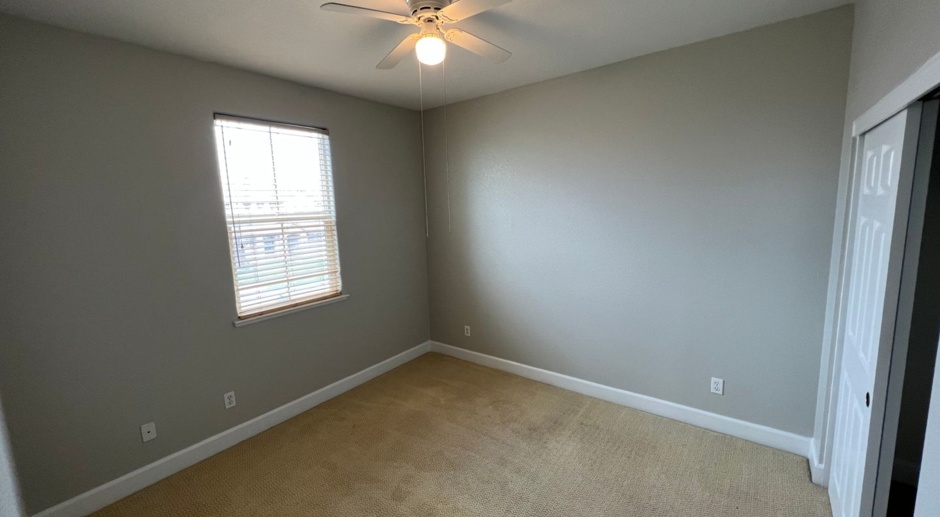 North MERCED: $2150 4 bedroom (4th is a bonus room, no closet) and 3 full bathrooms! 2 story home with yard care included *