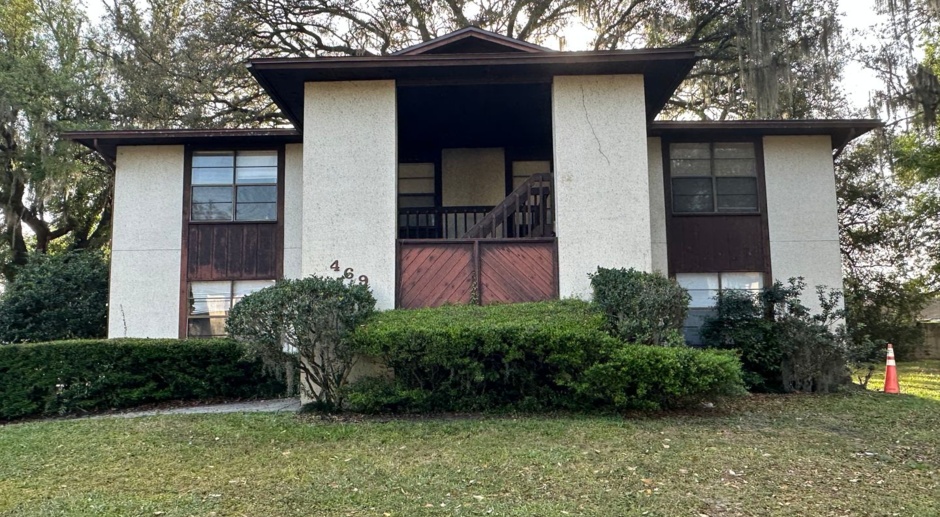 Newly Renovated 2 BED 1.5 BATH in Orange Park. 