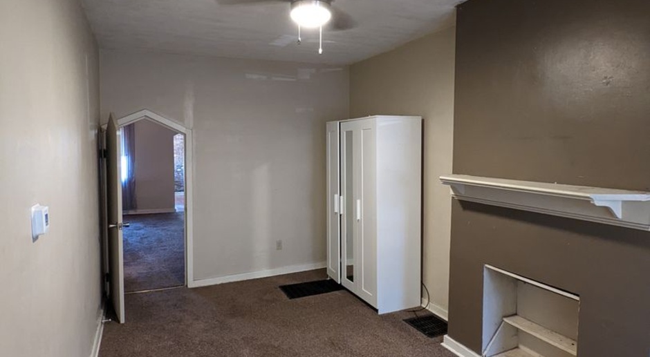 Large 2 Bedroom Close to Carson St -- Available 8/15