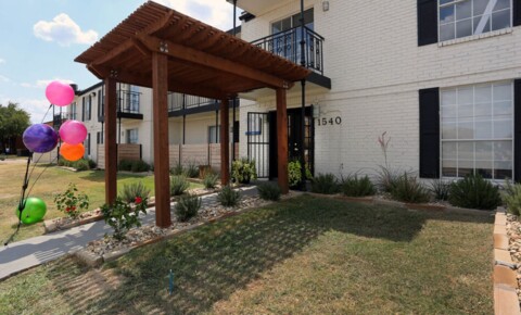 Apartments Near SMU Fifteen Forty for Southern Methodist University Students in Dallas, TX