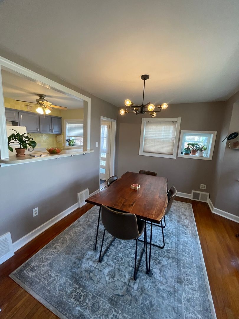 Beautiful Single Family House with Driveway Parking in Drexel Hill Available NOW!