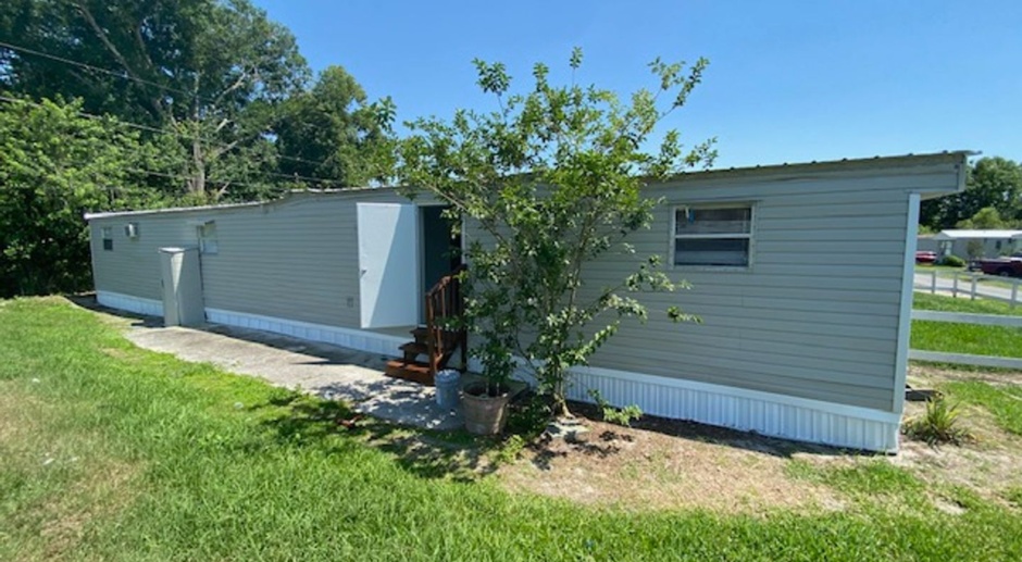 2 Bed 1 Bath Mobile Home Available for Rent in Lakeland, FL $1195!!