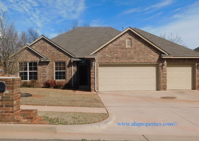 Houses Near Application Pending! 1204 Summer Hill Drive, Moore