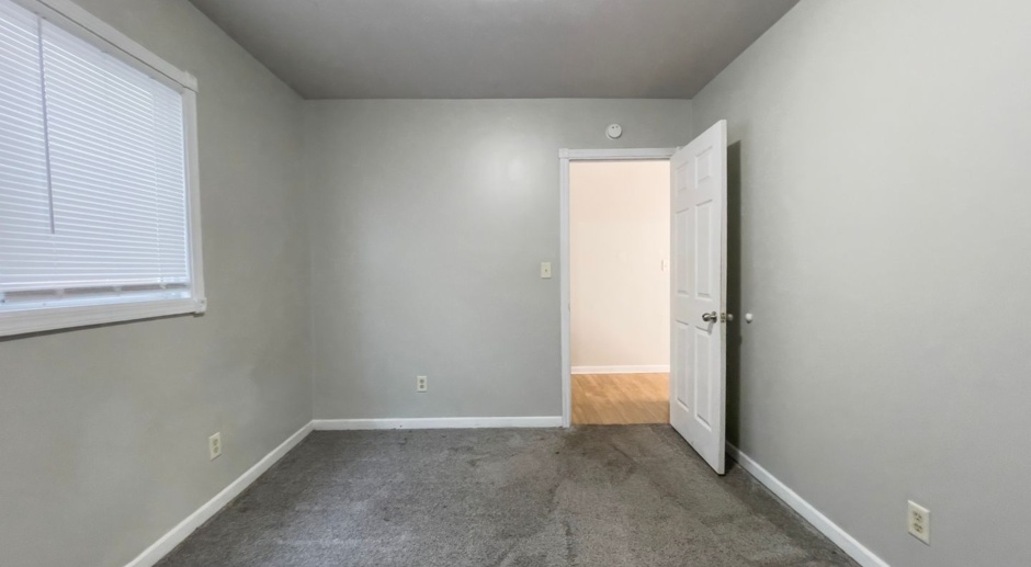 PRELEASING for AUGUST! Close to Campus