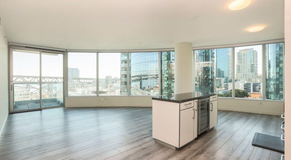 Live life above the crowd... 16th floor, 2 bed / 2 bath unit at The Infinity. YouTube Tour!!