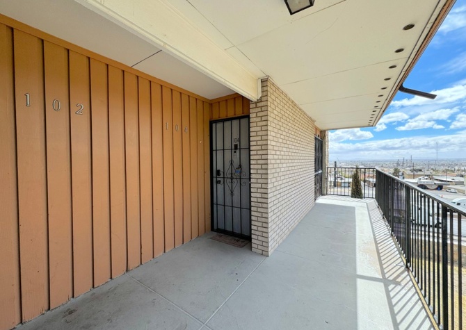 Houses Near East El Paso Gated Refrig A/C 2bed Townhome w/pool access