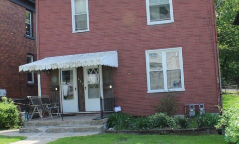 Apartments Near RMU 642 Forest Ave for Robert Morris University Students in Moon Township, PA