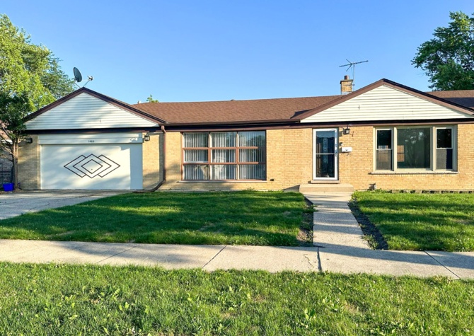 Houses Near Rental available in DesPlaines!