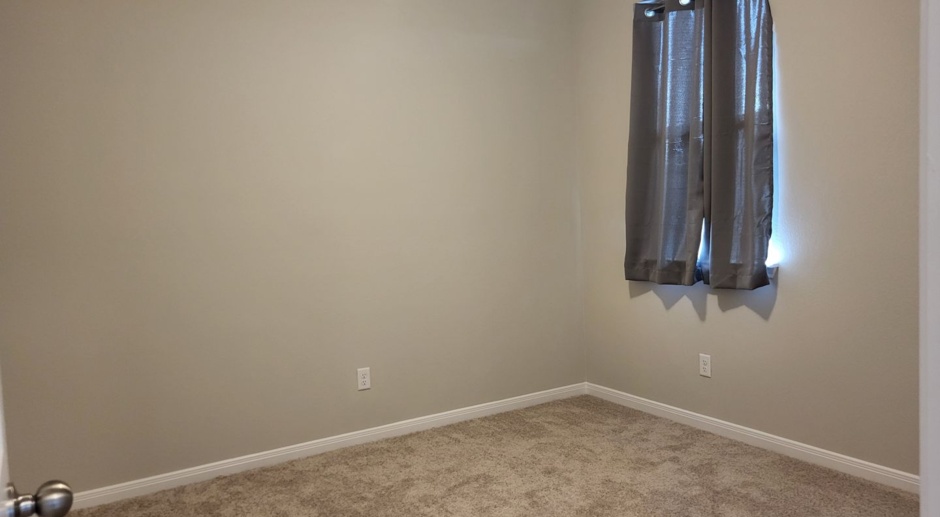 Like New 4 Bedroom with Office