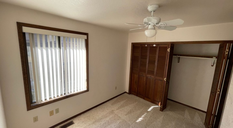 Spacious Condo in West Billings with a tennis court, basketball court & pool!