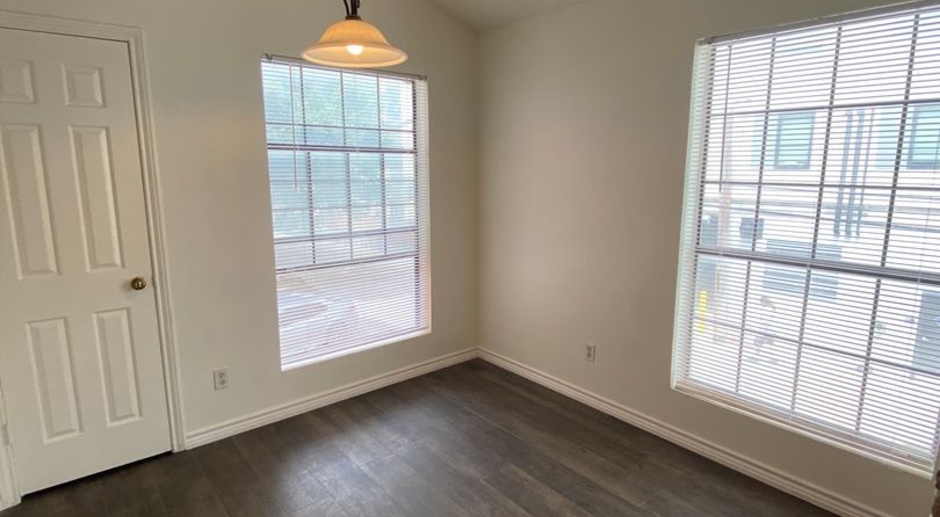 UT PRE-LEASE: 3 bed/2 bath Condo w/ Fireplace, Cathedral Ceilings in bedrooms
