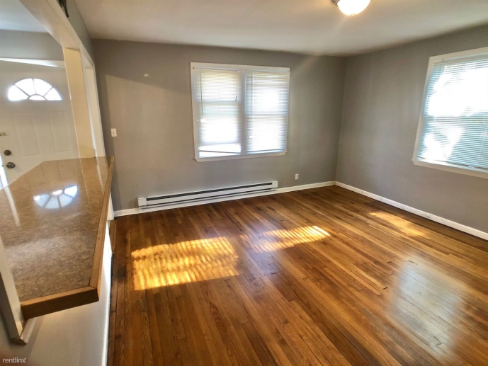 Beautiful 2 Bed on 1st Fl -Private Entrance -1 Parking Space- Storage - Pets Welcome / Mamaroneck