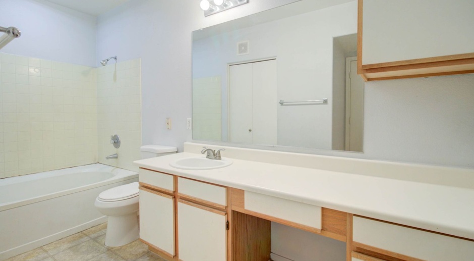1 Bedroom + 1 Bathroom Condo in Gated Arpeggio Condominiums in Tempe!