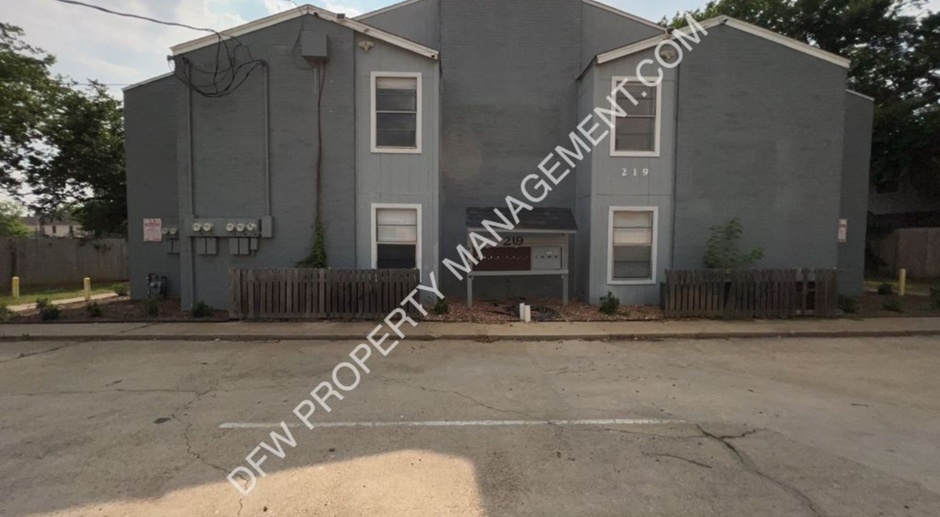 Two Bedroom, One Bathroom Apartment Home for Lease near UNT in Denton On Fry St