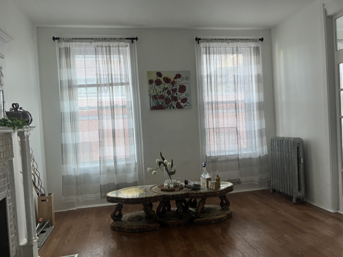 First Floor Large Apartment in Harlem!