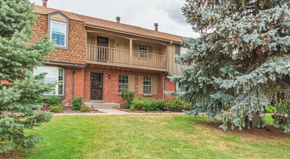 Stunning Traditional Brick Townhome in Denver!