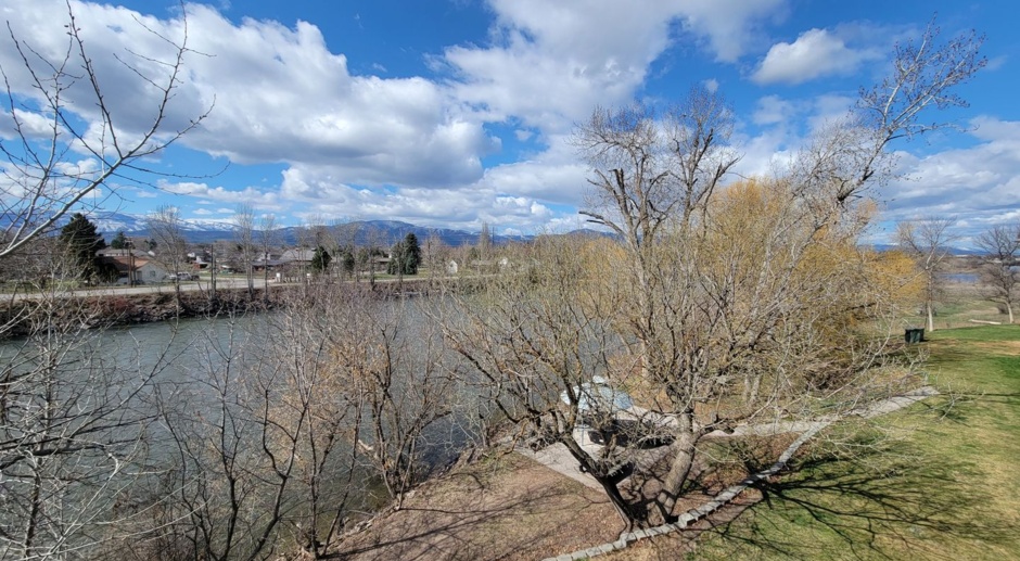 2B / 1B Apartment on the Clark Fork River!