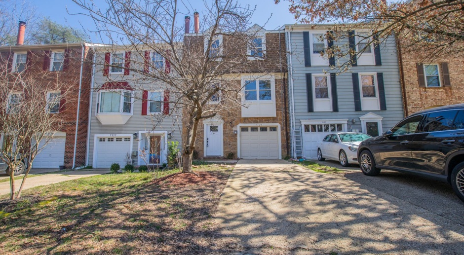 Newly Renovated 3 BR/2 Full BR & 2 Half BA Townhome in Lanham!