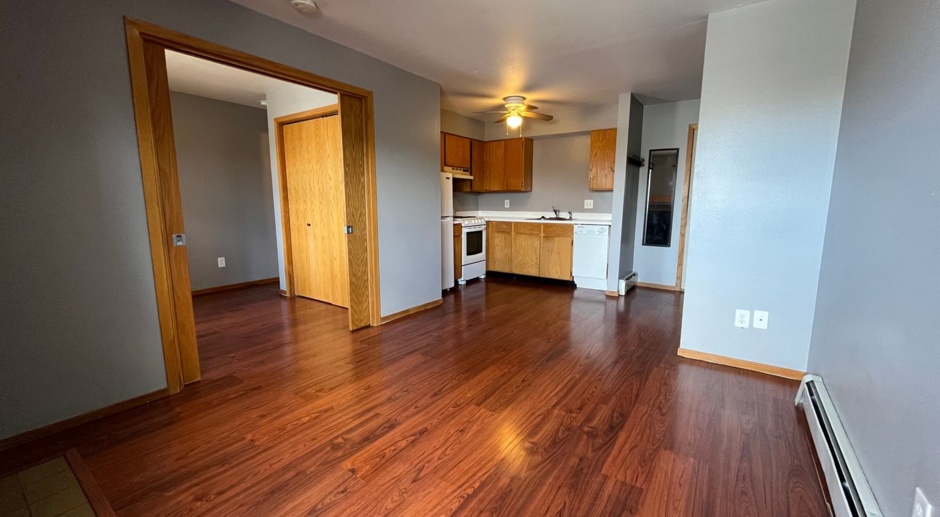 Charming Mapleton Ave. 1 Bed/1 Bath Condo - Available NOW!