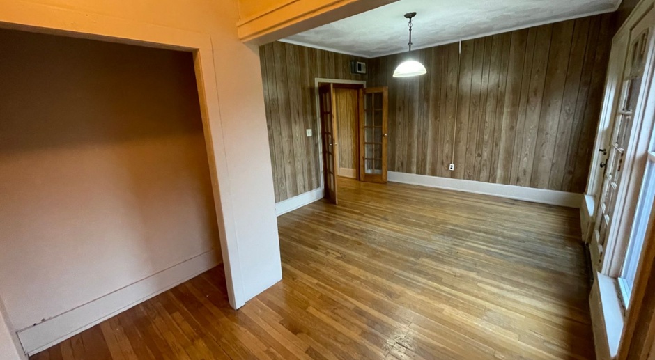 2 BEDROOM LOCATED IN THE HEART OF THE ART DISTRICT!
