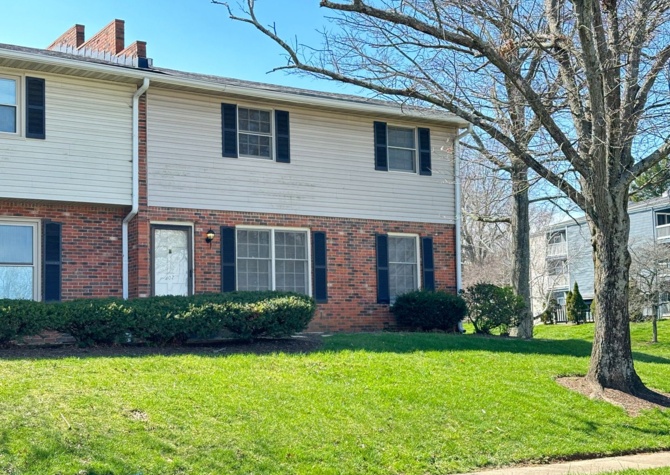 Houses Near Lovely Townhouse in Tates Creek! 3 BR, 2.5 Baths; Hardwood Floors; Washer/Dryer included