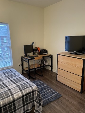 Apartment at Newtown Crossing available for sublease 12/27 - 7/31