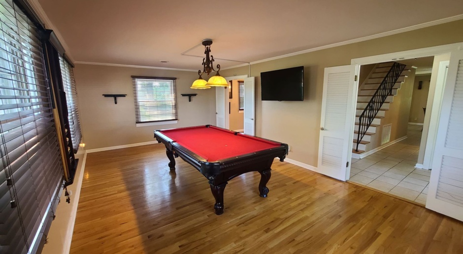 Kennedy Drive Retreat - 4 bedrm with bonus and billards room - Available Soon!