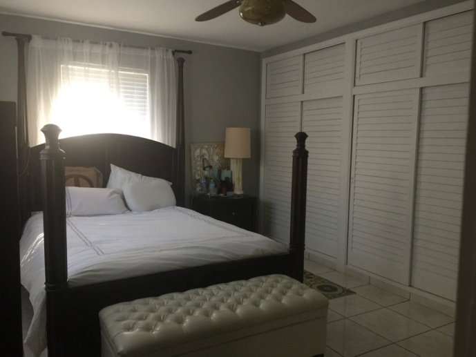 furnished MASTER BED w/ Private Bath for RENT ALL UTILITIES INCLUDED (North Miami Beach 33162)