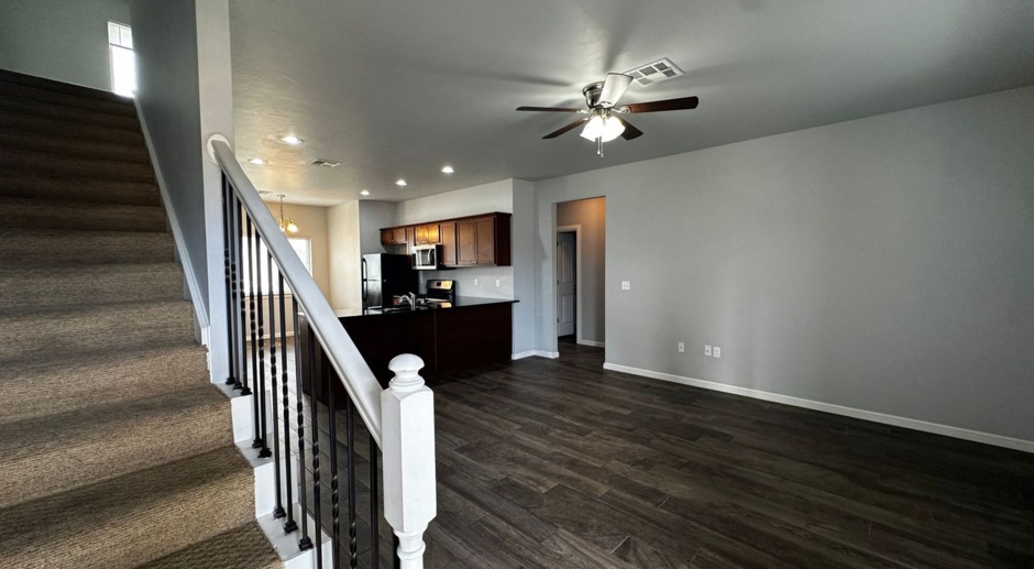 5Bed 3 Bath Rental blocks from UCO!!!! You don't miss this one!