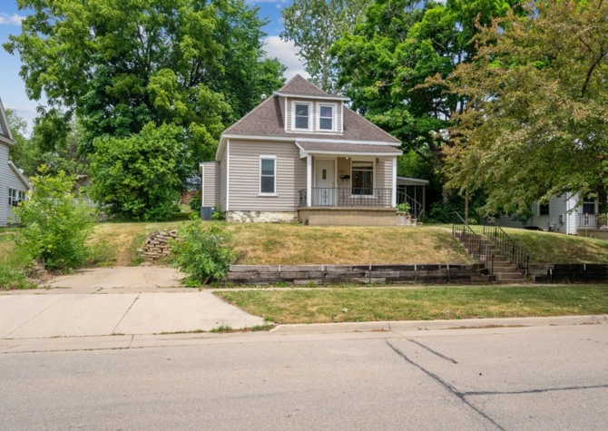 Houses Near Prime Campus Living: 4-Bedroom Home at 1223 W 19th St