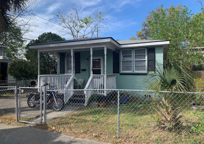 Houses Near 3BR Home Downtown Available August 1st, 2021!