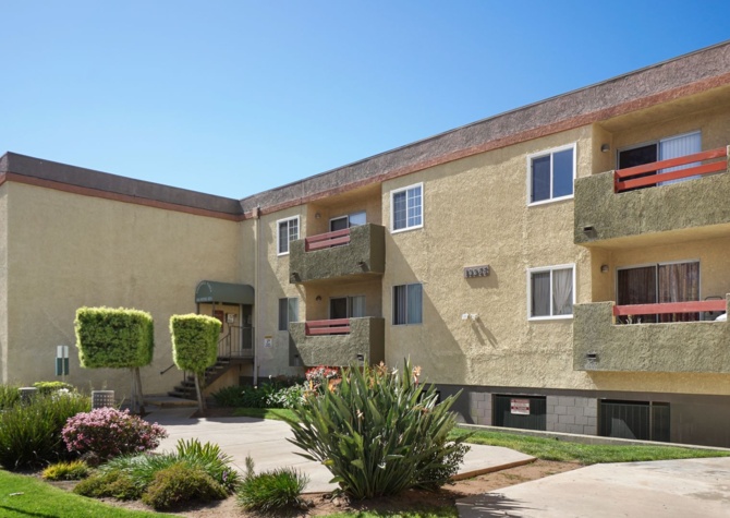 Apartments Near Great Sylmar Location-Upgraded 2/2 Apartment