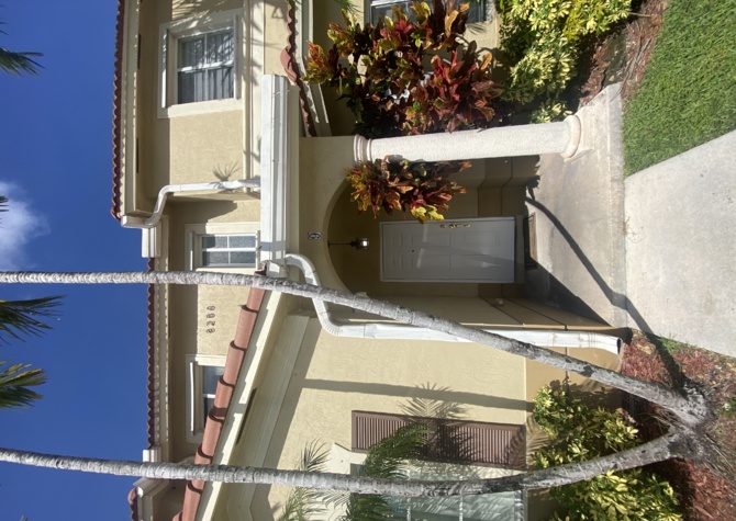 Houses Near Large 3 Bed/3 Bath Town House in Doral