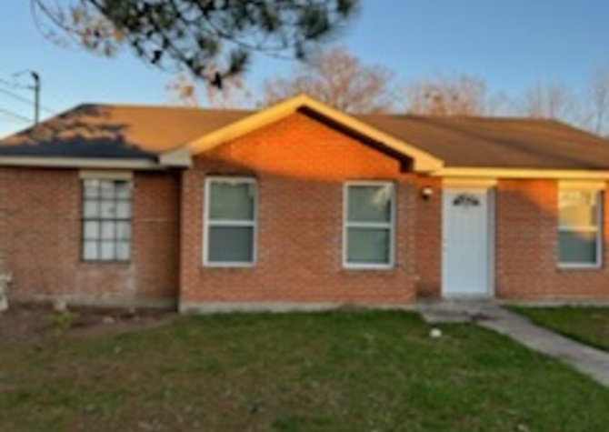 Houses Near Newly Renovated 3BR and 2FR